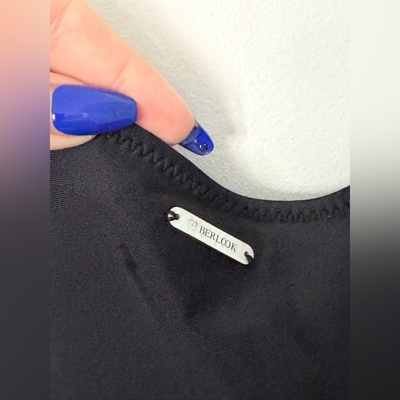 BERLOOK Black Solid Moderate Coverage Bikini Bottom - Picture 5 of 6